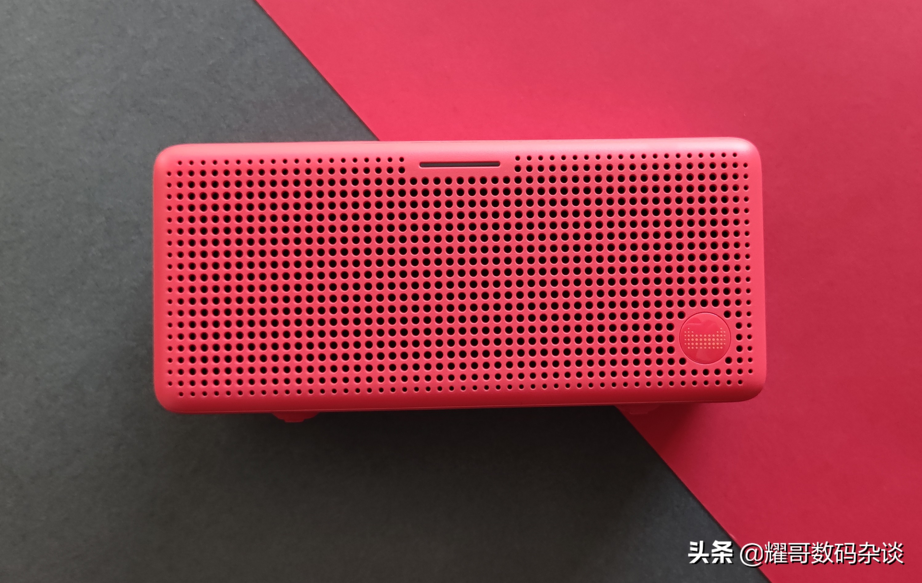 天猫精灵和小爱音箱哪个音质好,天猫精灵智能吸顶音箱和智能家居