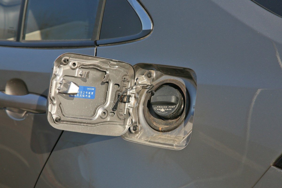 卡罗拉2014款1.6cvtgl油耗多少,丰田卡罗拉测评视频油电混合