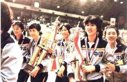 郎平的坎坷情史，为国家体育事业2次放弃爱情，年过半百终获幸福