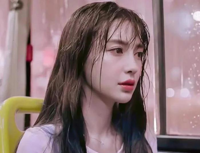 女星哭着淋雨镜头,女明星淋雨视频