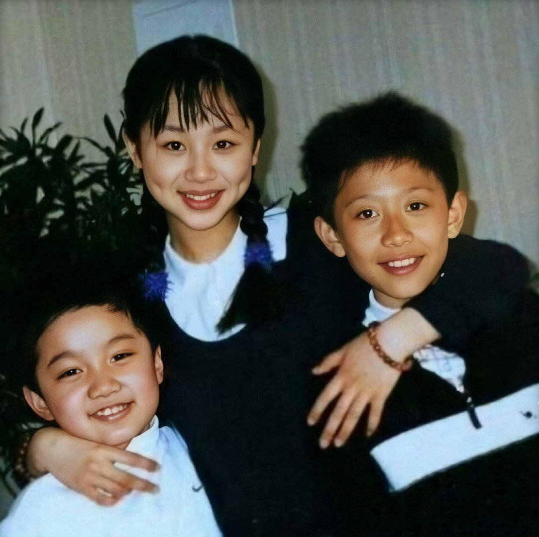 张一山发微博给杨紫庆生照片,张一山发微博给杨紫庆生评论区