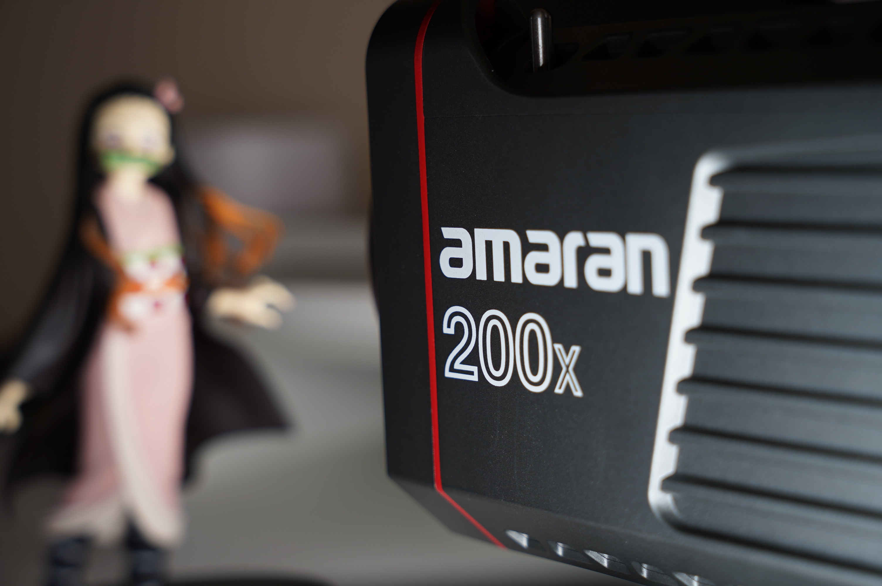 买摄影氛围灯,爱图仕200x摄影灯参数