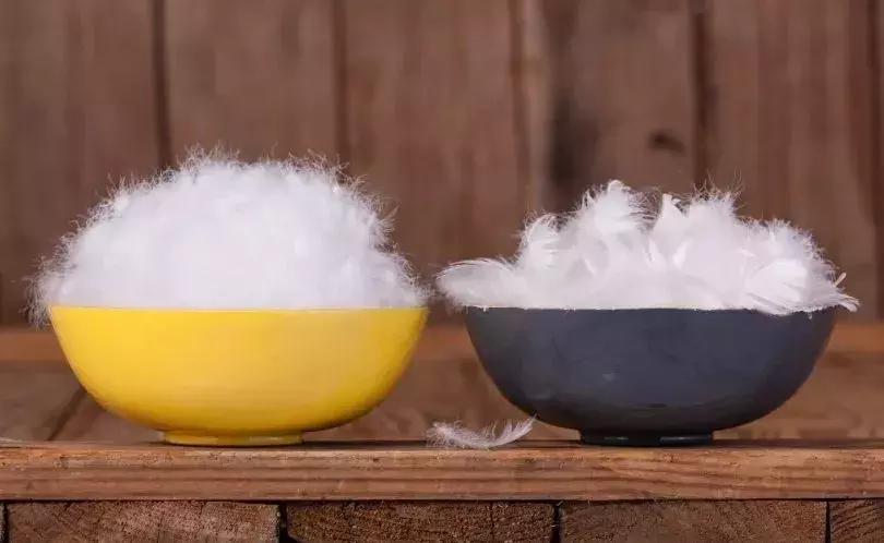 羽绒服辨质量四步走,moncler羽绒服怎么选