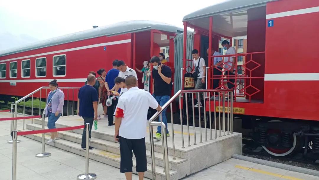 伊春旅游车,伊春旅游小火车怎么坐