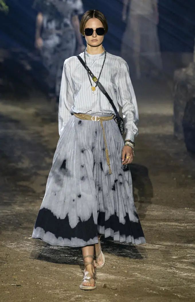 周董新专辑的歌曲,循环听着周杰伦的歌的文案