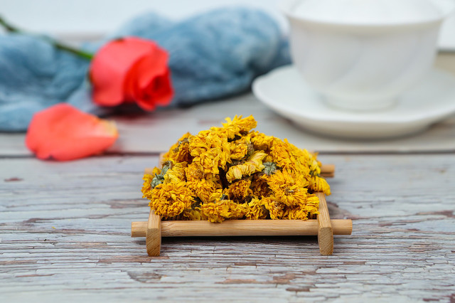 山楂与菊花泡水饮可以降血压吗,哪些泡茶喝降血压的效果好