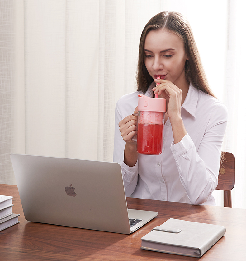 最新款轻便好用榨汁机,夏季爆款榨汁机