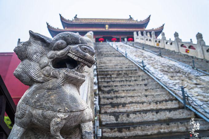 八朝古都开封龙亭公园,开封龙亭是古迹吗