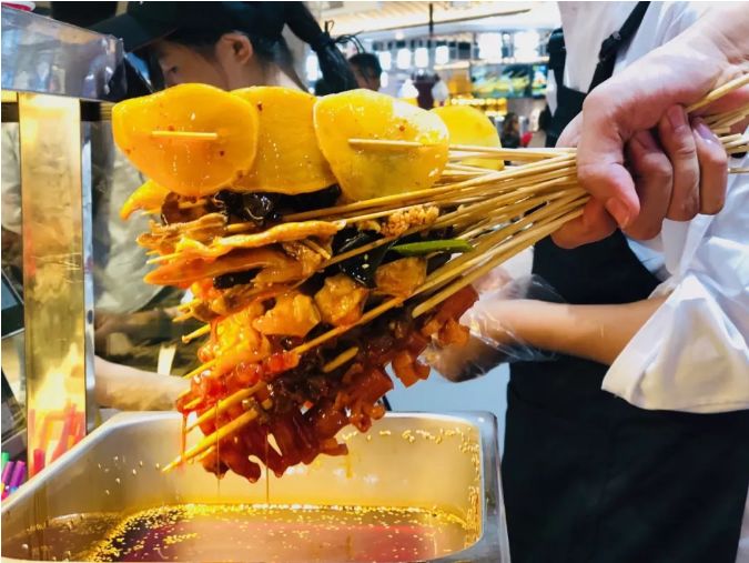 18平小店月销1800万营销方案,18平服装店一年收入