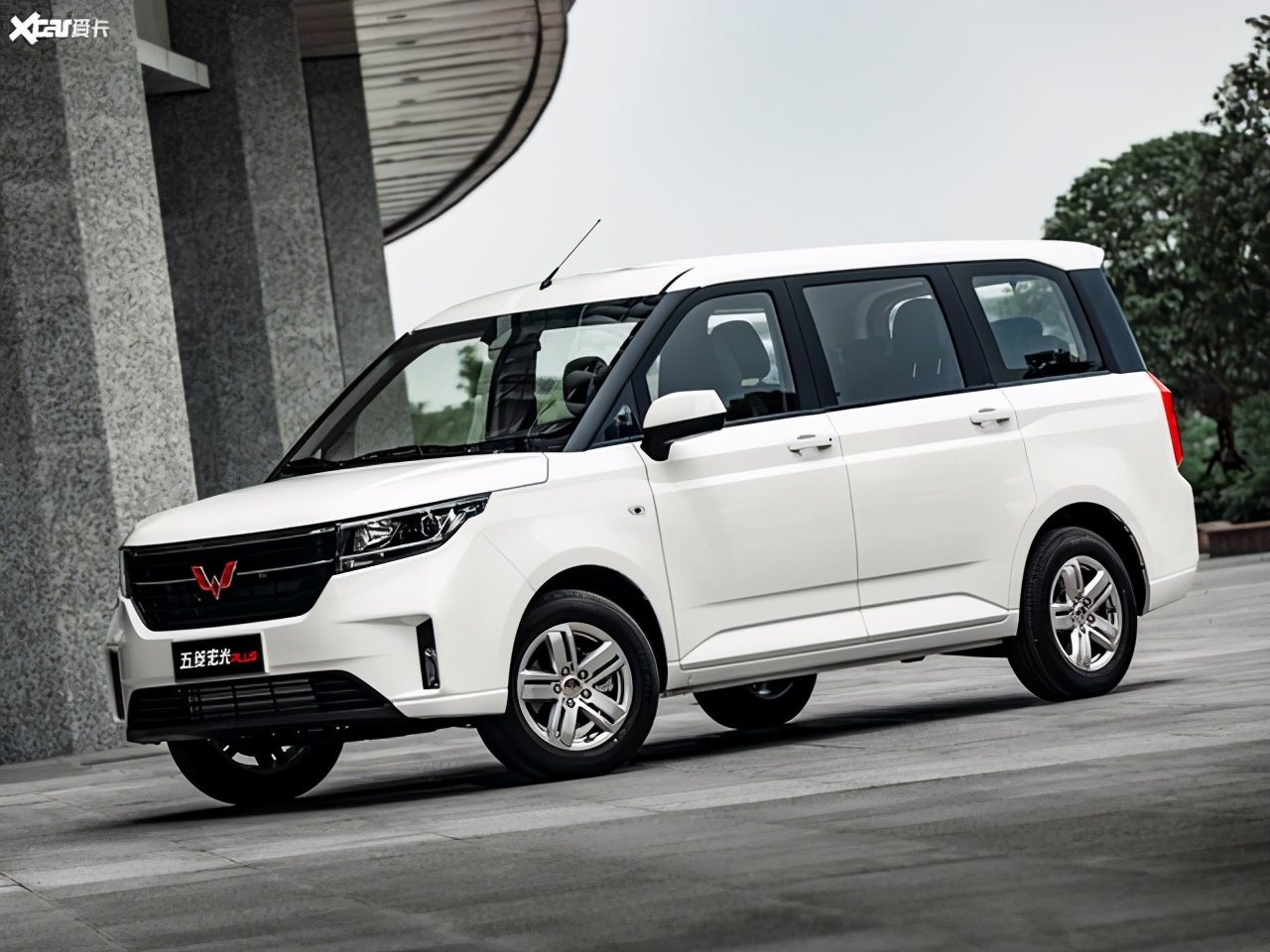 瑞风m3和五菱宏光v哪个好,瑞风m3五菱宏光plus很纠结买哪个