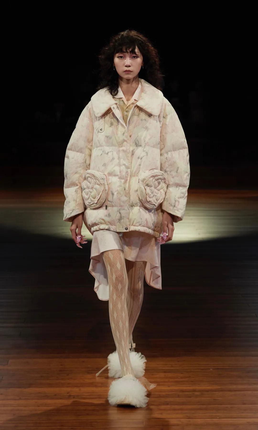 momonary涔愮敽鑱斿悕,涔愮敽灏忎釜瀛愮増