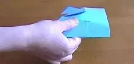 幼儿春节主题手工制作:灯笼+贺卡+鞭炮!