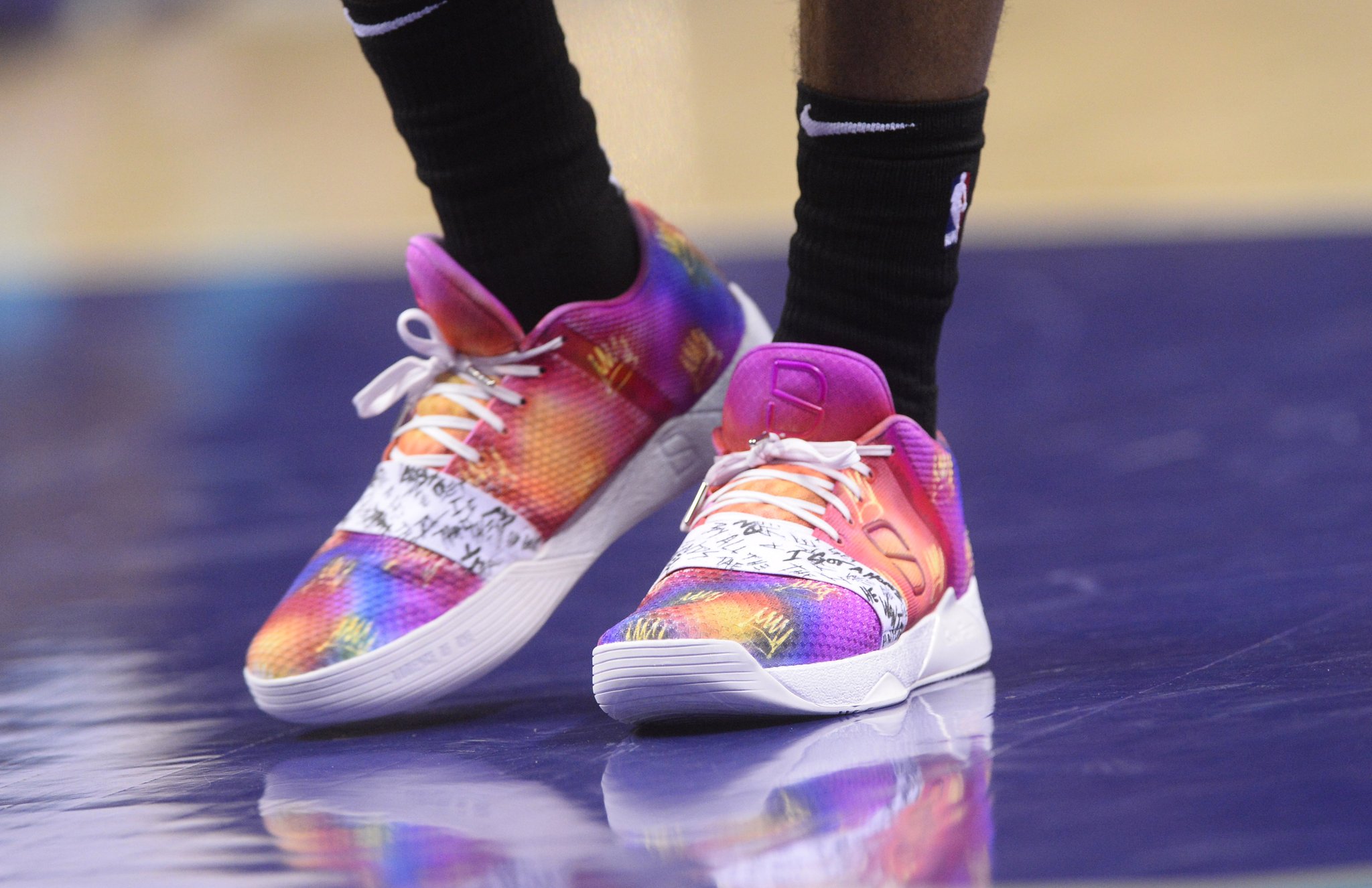 NBA赛场最近三天篮球鞋精选集：鞋头们的赛季鞋王之争越发激烈