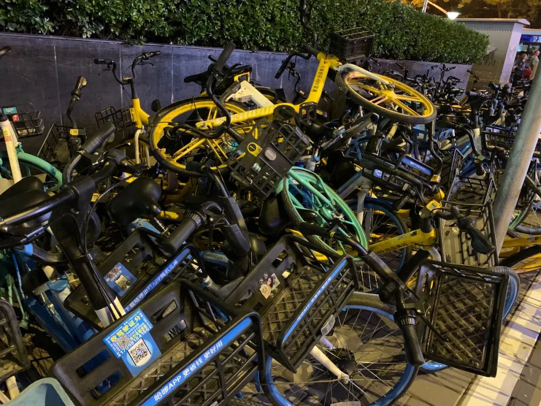 共享单车锁车了没扣费是怎么回事,共享单车是不是锁车就停止扣费