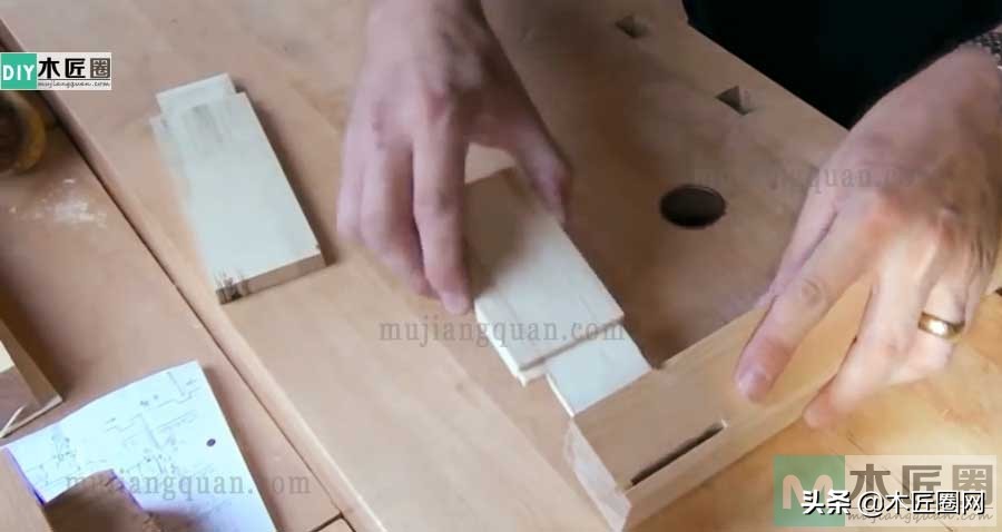 榫卯实木桌制作视频教程,传统榫卯木桌子最简单方法
