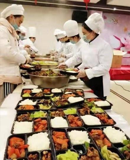 5名患者“赖”在方舱医院里不出院?却发现了医患关系改善的良药