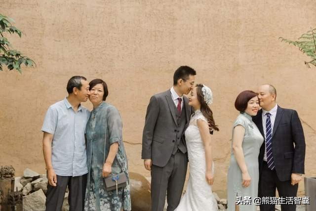 参加女儿婚礼妈妈服装,婚礼妈妈服装高档优雅时尚