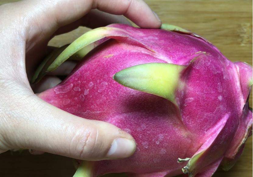 火龙果甜不甜这样挑选,挑选火龙果的时候如何判断甜不甜