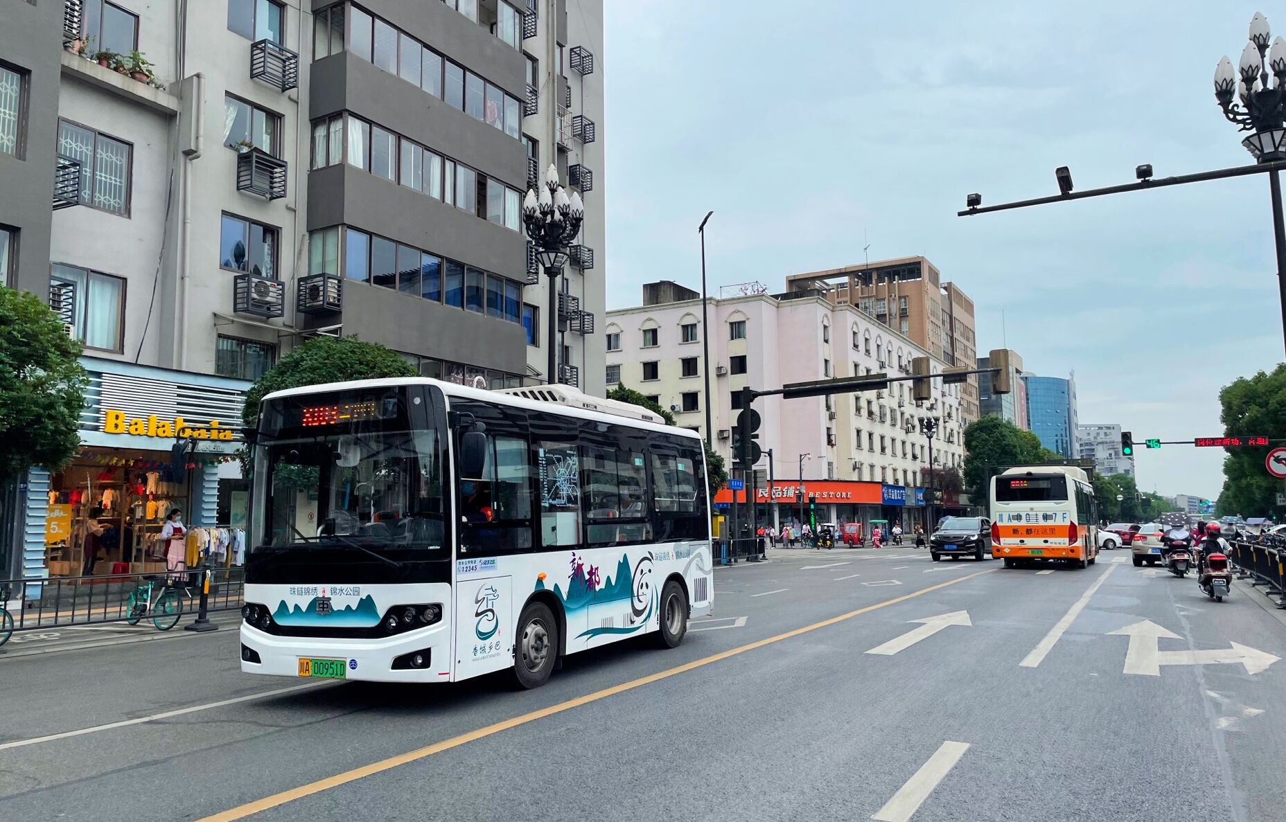 新都蓉桂公交新车,新都区购买蜀都新能源车