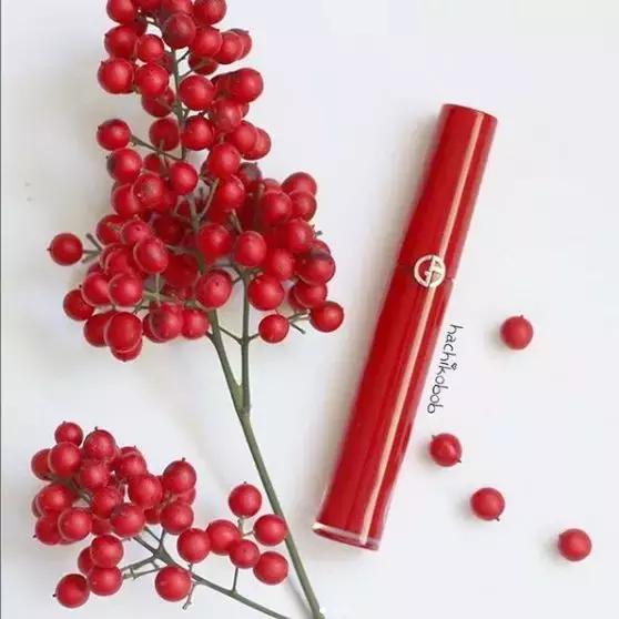 玫红色调的口红推荐,适合夏季的正红色口红