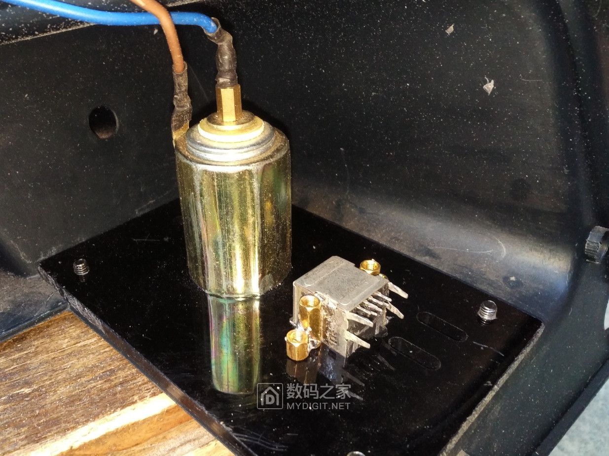 福特嘉年华点烟器插口改u盘,福特嘉年华车上的usb怎么更换