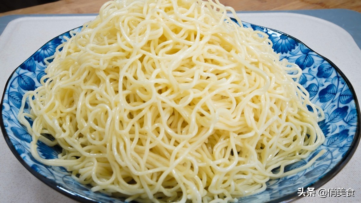 想吃炒面怎么做好吃,在家就能炒出街边风味炒面