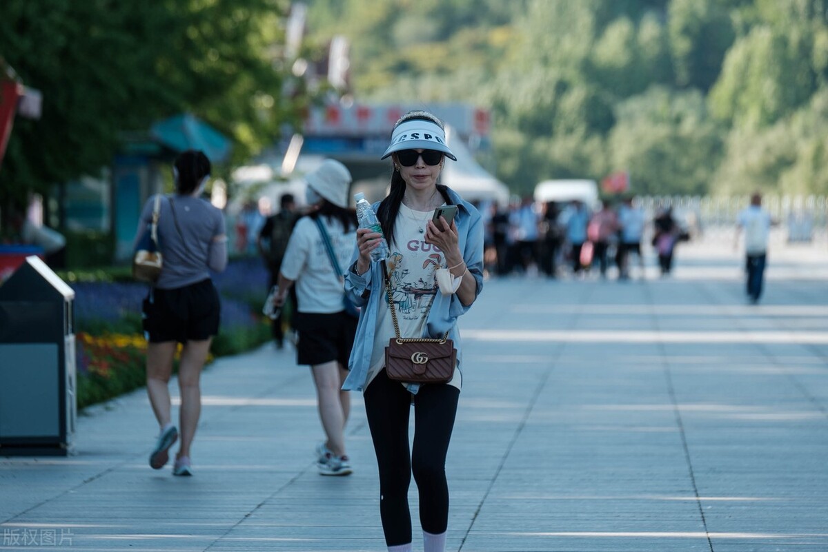 冰袖买小点还是大点,冰袖质量好和差的区别