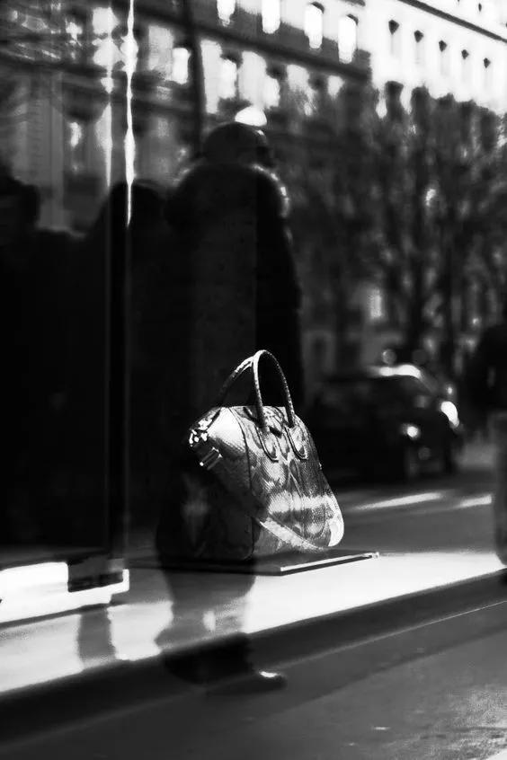 用一本小说讲透时间的秘密,生存的意义,这位作家的格局不止于此