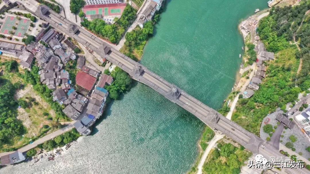 明天早上八点半中央电视台综合频道朝闻天下直播三江号始发，敬请收看