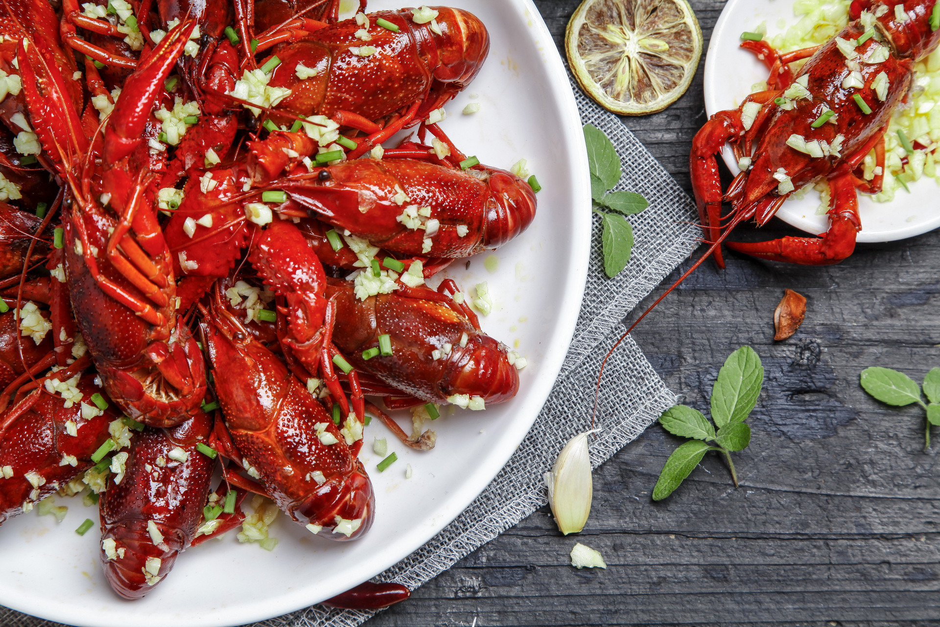 今天我们吃什么？小龙虾怎么样