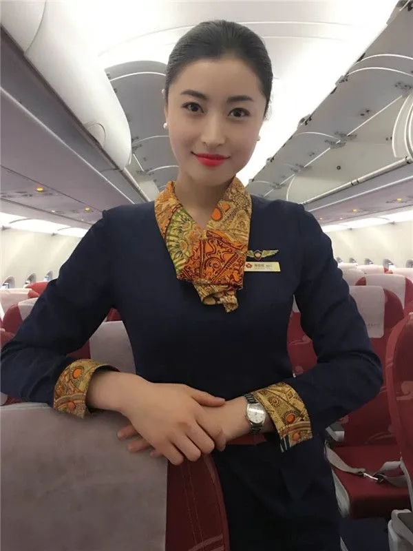 山东铝业职业学院空乘报的人多吗,山东铝业空乘专业礼仪