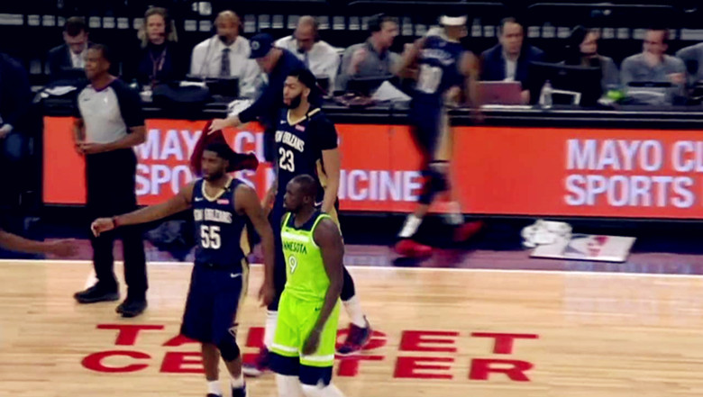 状元对攻，平分秋色，火箭旧将引全场欢呼，解说：什么叫英国乔丹