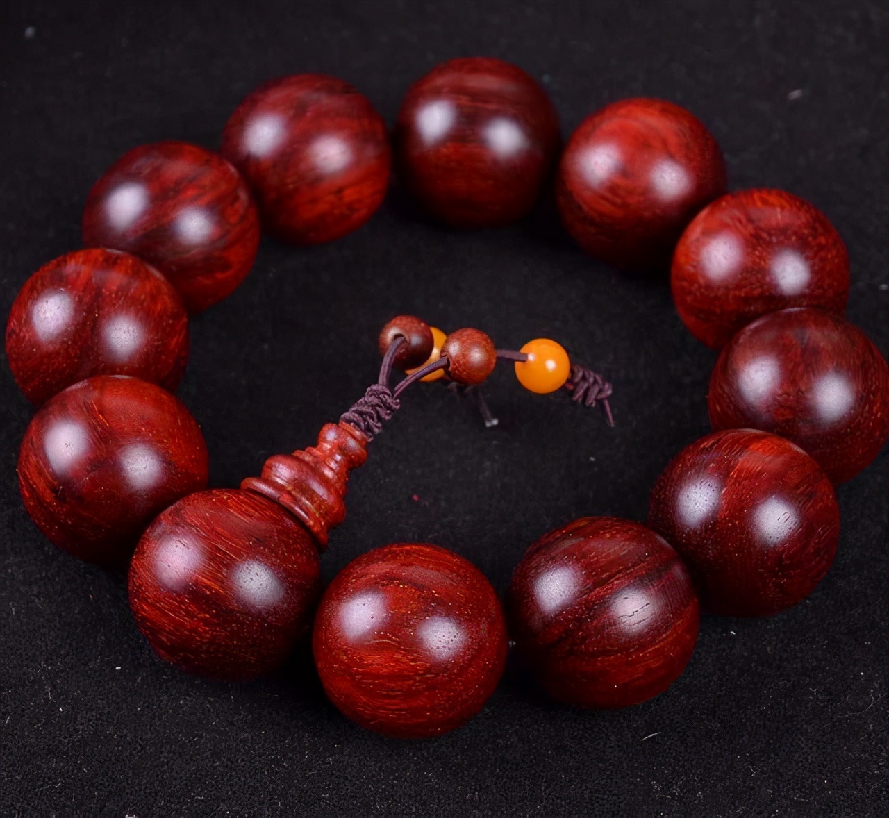 小叶紫檀满天星鉴别真假只需3秒,小叶紫檀木摆件真假鉴别方法图片