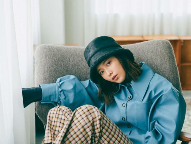 方脸戴什么帽子拉长脸型,什么帽子修饰方脸最好看