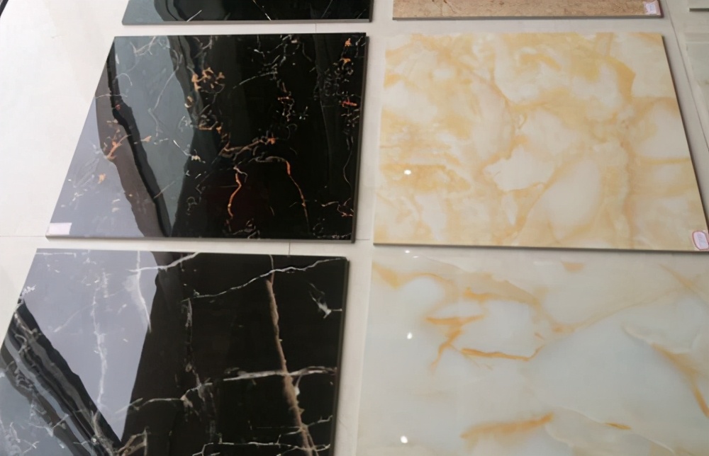 客厅贴瓷砖好看还是木纹砖好,客厅贴瓷砖和油漆哪个好