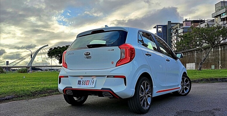 起亚版奥拓,起亚k2和奥拓