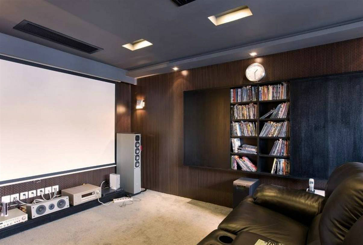 到底是买电视好还是买投影好,什么无线家庭影院最好