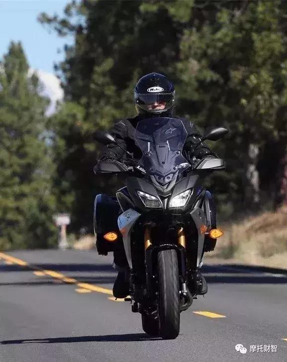雅马哈tracer900gt对比宝马xr1000,雅马哈tracer900gt是自动挡吗