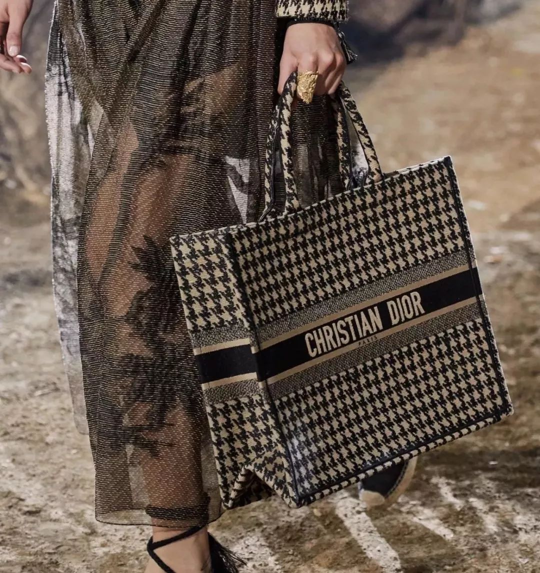 最值得买的dior,dior值得买的马鞍包是哪款