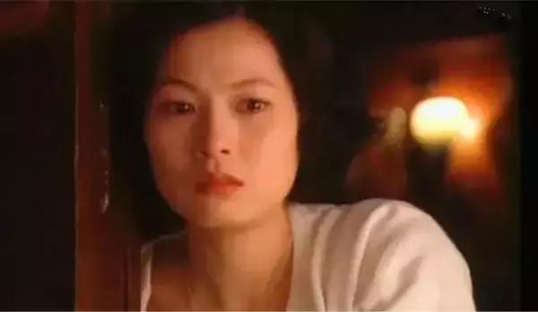 她走出悲伤，及时止损并投资自己、用事业赢得财富尊严和励志人生