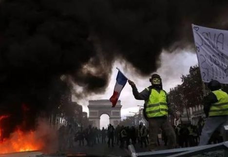 法国和波兰之间的紧急状态是什么,法国紧急状态如何应对巴黎骚乱