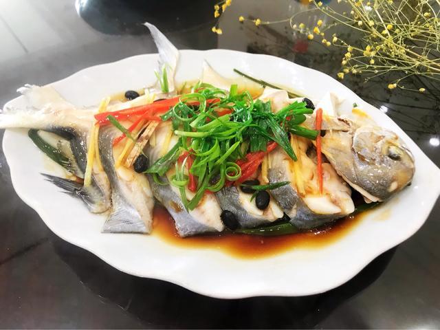 清蒸鱼需要提前用盐料酒腌制吗,清蒸鱼腌鱼的时候要不要放盐