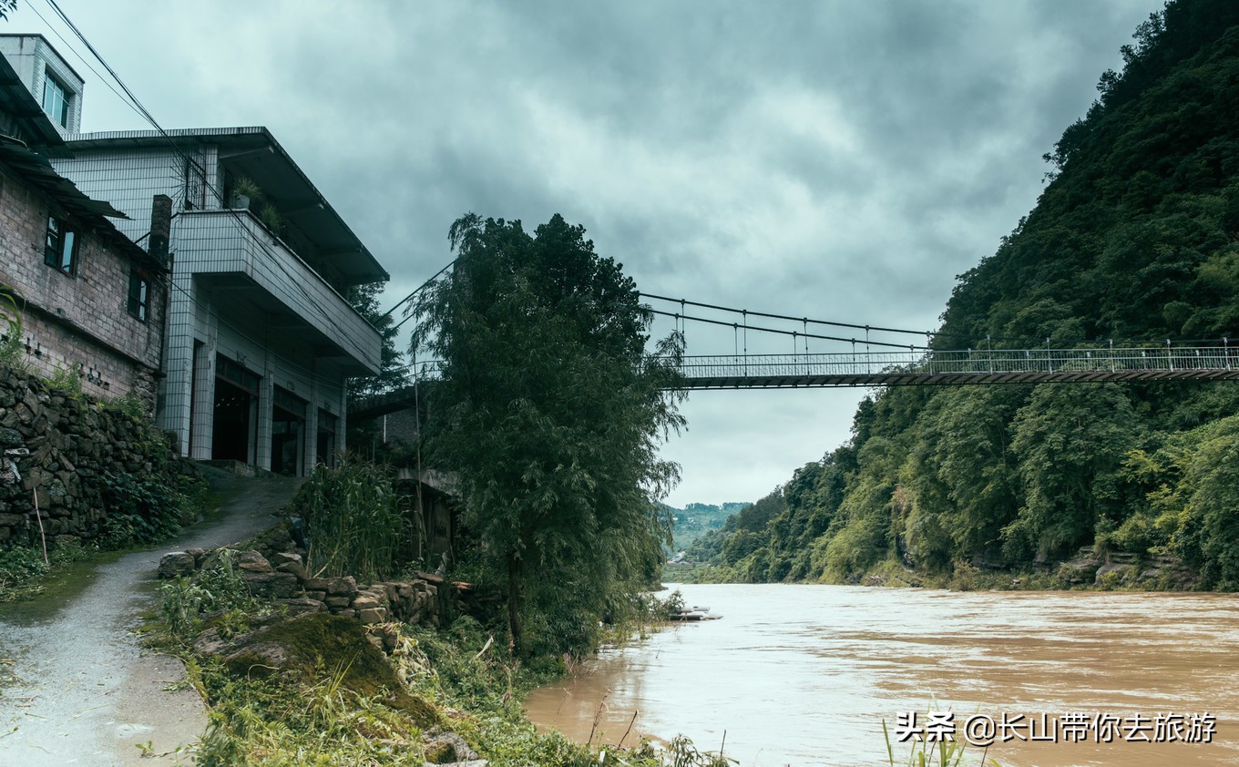 毕赣路边野餐凯里 (毕赣 贵州黔东南凯里)