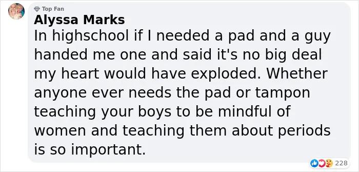 两名男高中生因随身携带姨妈巾走红网络，网友：他们有个好妈妈