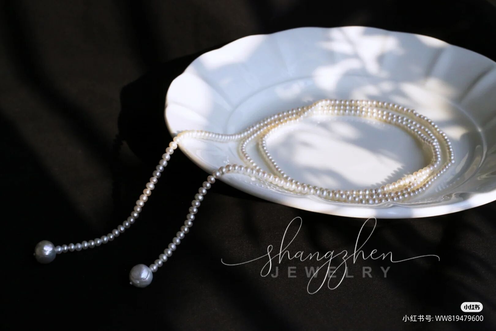 秋冬配毛衣项链选哪个颜色好看,冬天穿毛衣如何戴金项链