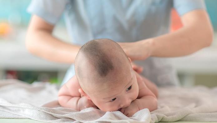 如何判断宝宝放屁是正常,宝宝放屁其实是一种求救信号图文