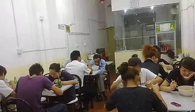 做麻辣烫一年能赚多少钱,麻辣烫创业经历大揭秘