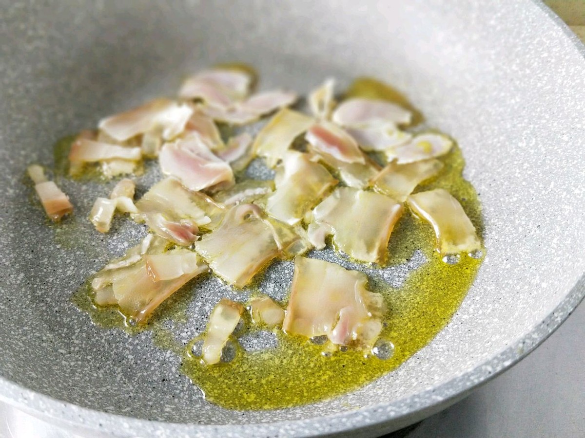 笋干简单又好吃的做法,和咸肉青椒一起炒,鲜美下饭,太好吃了