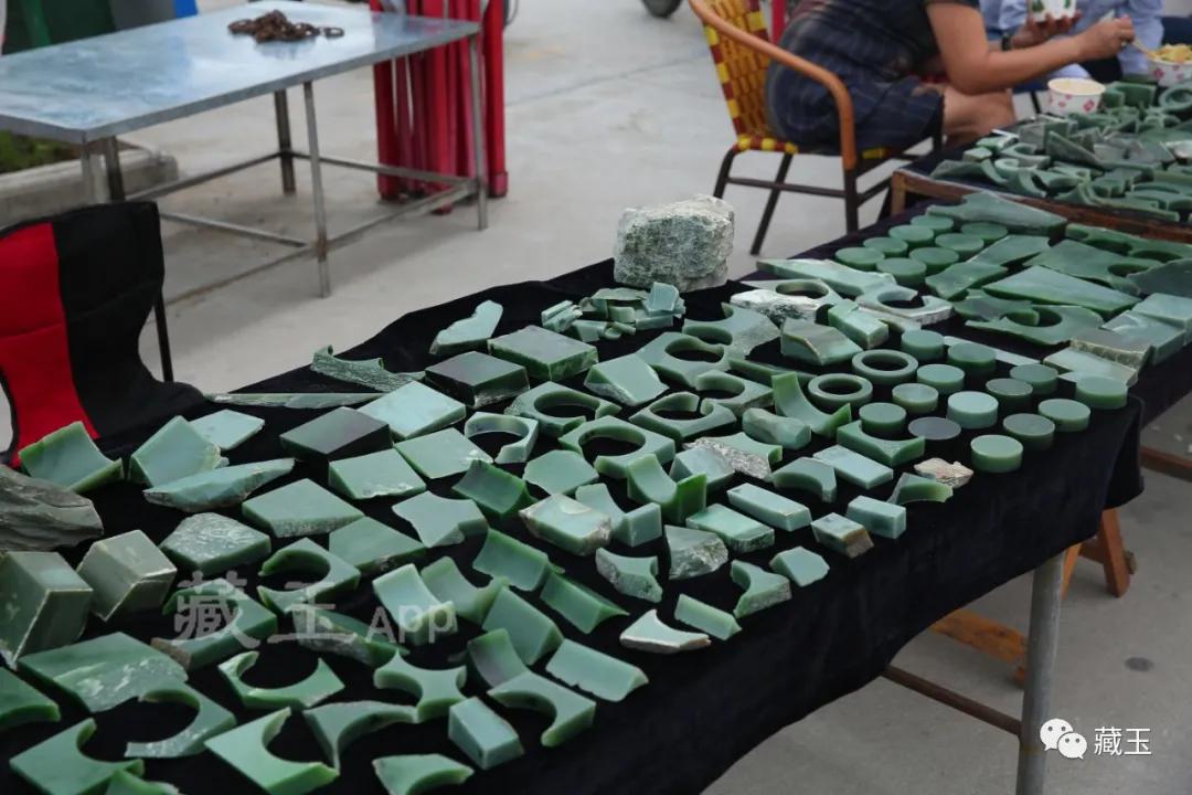 疯狂涨价岫岩玉石,疯狂的翡翠行情