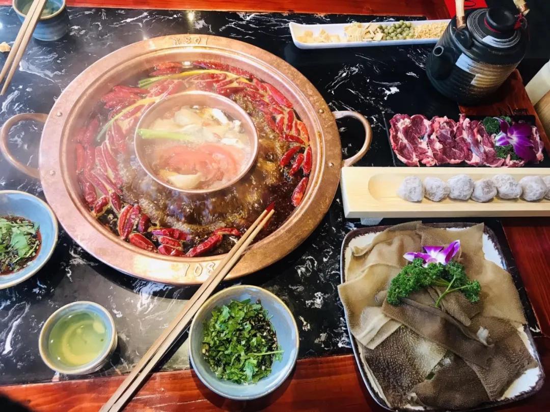 等摘下口罩那天，她们说必须！马上！立刻抹上这支口红！